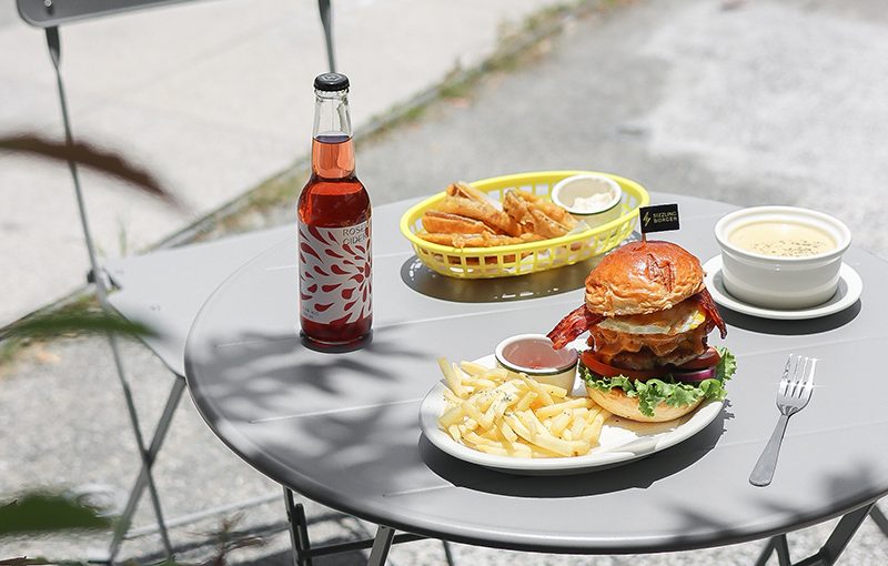 高雄美術館商圈 嗞嗞漢堡Sizzling Burger