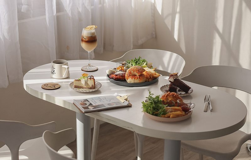 高雄三民區｜依賴咖啡 2 號店：被陽光與島嶼靈魂親吻的午後